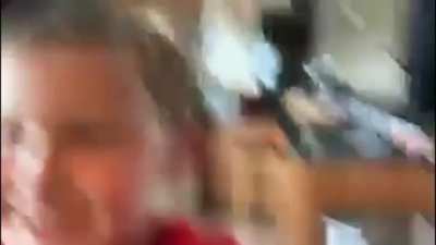 Felps, esse garoto colocou o celular dele no microondas enquanto tava stremando... Faz igual ele pra gente v&ecirc;! Pfv