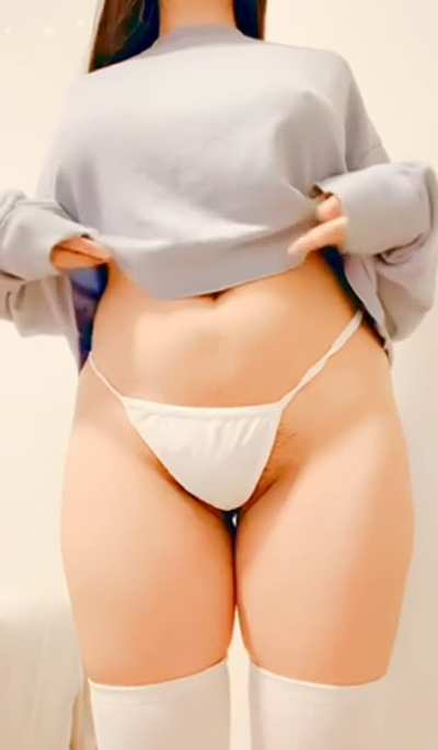 Only 4&rsquo;10 and hiding these under big sweaters 😋