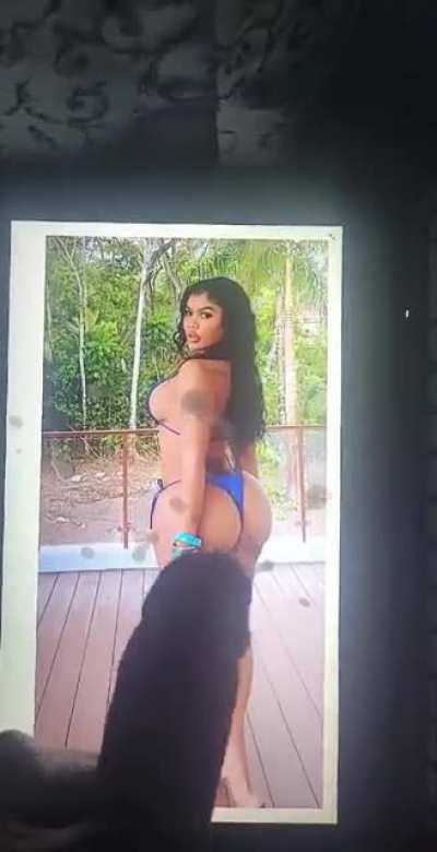 Chinese Kitty doing that nutty pose with her ass &amp;amp; feet had me creaming so much. I'm in love. 🍆💦😩