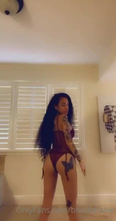 Don&rsquo;t miss this 😍A Hole Mega Of Her Content👇
