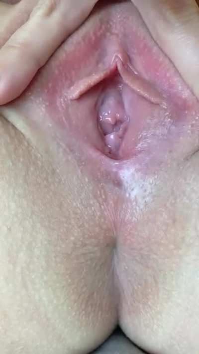 Hi men (and women) here&rsquo;s my hymen. See what I did there