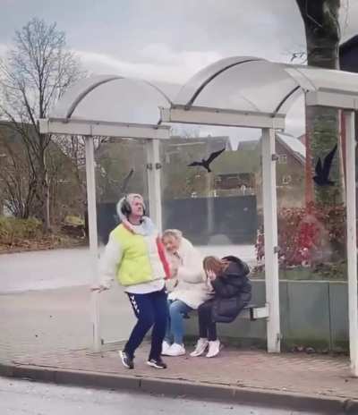 Seems like a tiktok video idea