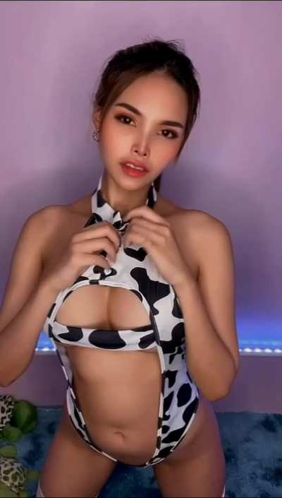 do you want a personal cow girl 🐮 (OC)
