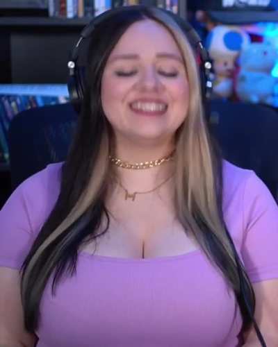 Vanessa Fitzsimmons 🍼👀 (Late to the Party)