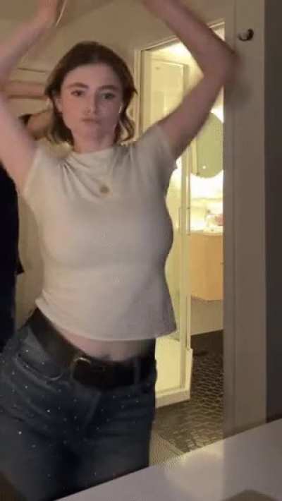 Thomasin McKenzie is stacked