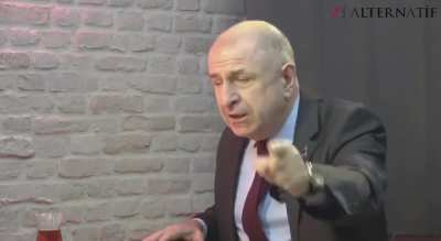 Ey Türk Gençliği! | Bu adamı bi kaç hafta önce faşist diyerek kötülemiştim. Okuyup, dinleyip öğrendikten sonra bakış açım tamamen değişti. Teşekkürler hocam.