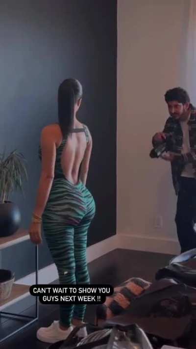 Quick booty flex