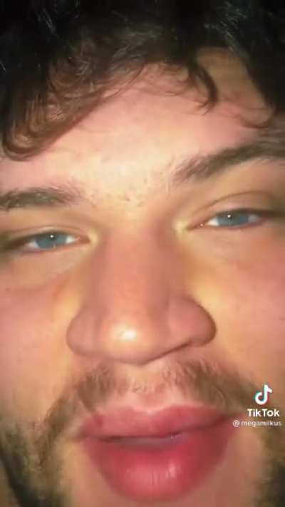This dude reeks of Zack vibes