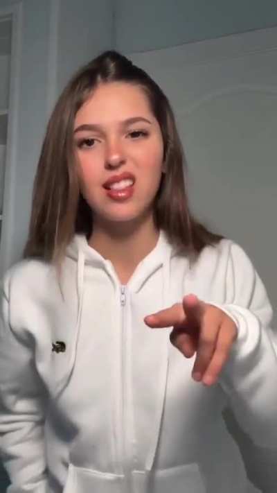 Ella es.: ARIANCITA, influencer. 2025.