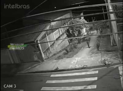 Guy running from police, cat running from dog, dude running from wife...