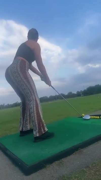 I wear this flare pants, they are comfortable for me to play;)