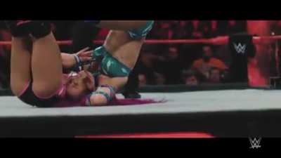 Alexa finishes Sasha and reclaims her title