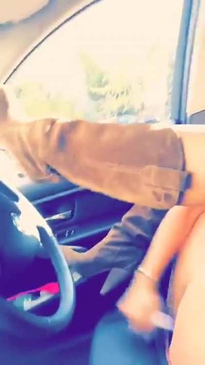 Masturbating in the car near a store 😋