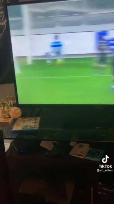 New Manchester Red fan here!! Y&rsquo;all think this Fernandes dude will challenge Pulisic for the soccer d&rsquo;or?