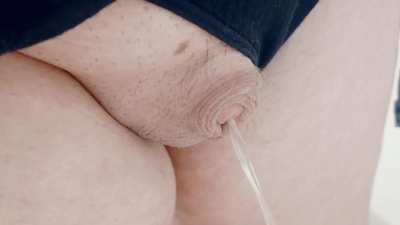Golden clitty shower 💦🤤😜