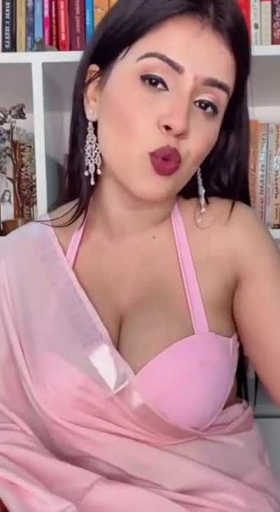 Nidhi pallu drop