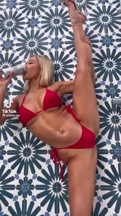 Asian Girls are always so Flexible 🥵