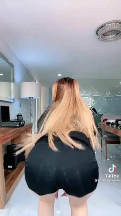 se le a de abrir el cul0 delicioso 😋🤤🔥