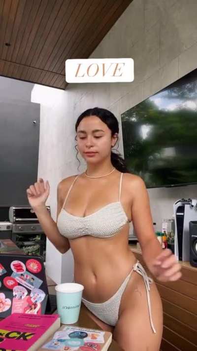Yassi Pressman