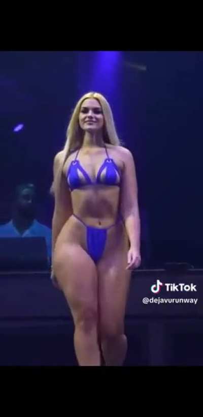 @dejavurunway