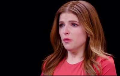 Anna&rsquo;s reaction to the Da&rsquo; Bomb on &ldquo;Hot Ones&rdquo;