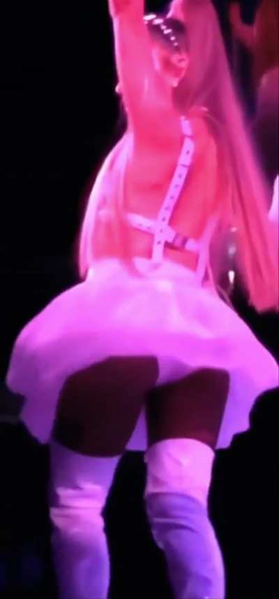 Ariana&rsquo;s ass