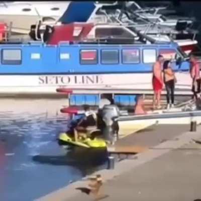Bum do Jet-ski com imposto. Caralhooooo