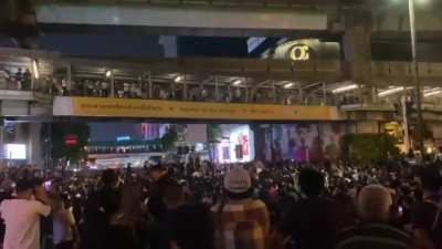 Thai protesters chanting &ldquo;I love Hong Kong&rdquo; #MilkTeaAlliance