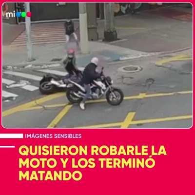 Un motociclista transitaba por la calle cuando fue abordado por dos delincuentes que intentaron asaltarlo. No obstante, les dejó el vehículo, se alejó unos metros y abrió fuego.