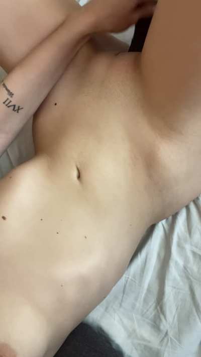 I can't sleep because I am horny. Would you fuck me?🤤 Free OF🎁 link in comments