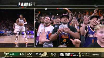 [Highlight] Phoenix Suns fan shows off his assets during Antetokounmpo's free throws