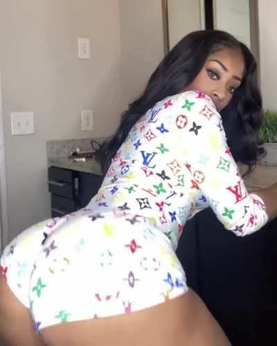 🎂