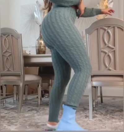Gahhh damn that ass fat