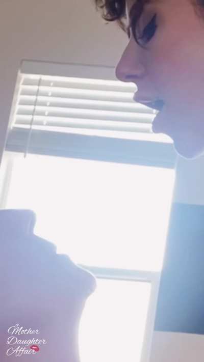 Me and my mom 🫦 u/tre<wbr>asure<wbr>islan<wbr>d19