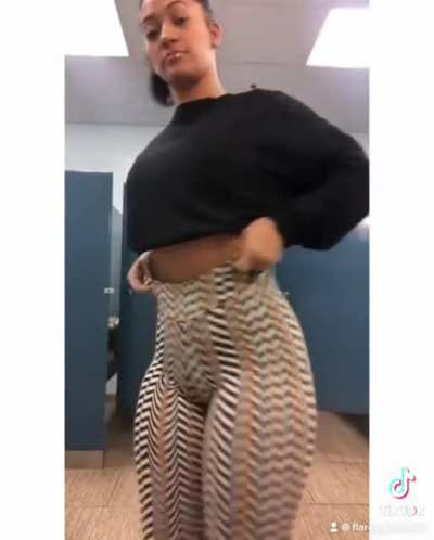 Soft &amp;amp; Jiggly 18 (Redbone&rsquo;s Really Soft Jiggly Ass) 😍🤤🍑