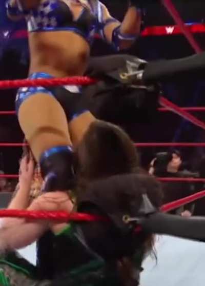 Sasha 🤑