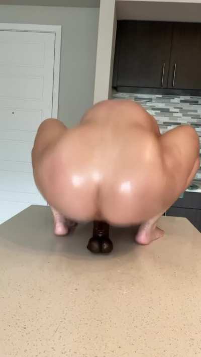 I was so horny that I drenched my kitchen counter