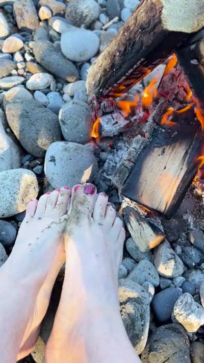 A dirty day by the campfire 🔥