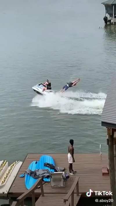 Quality tracking, use of zoom, and framing ft. bonus necessary slomo