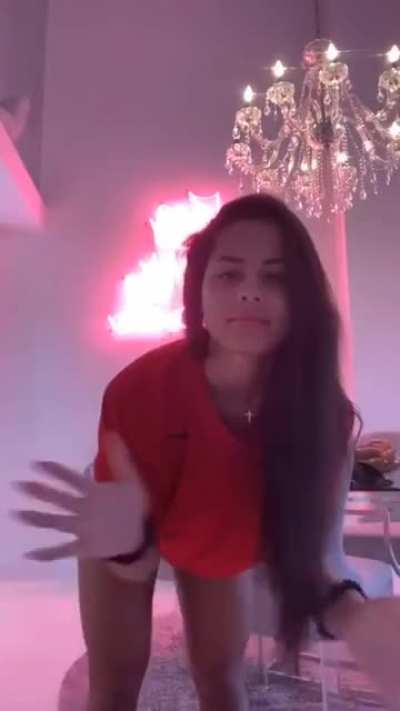 Giving us a show on IG Live (GFY)