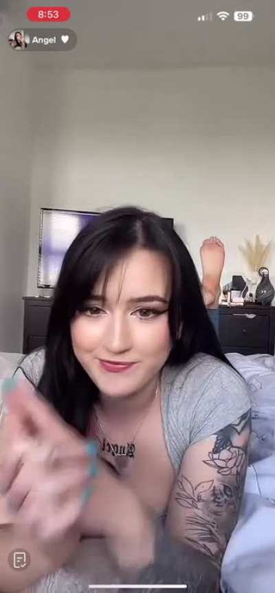 secretangelinked live in the pose
