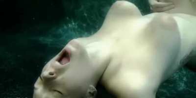Underwater jiggle
