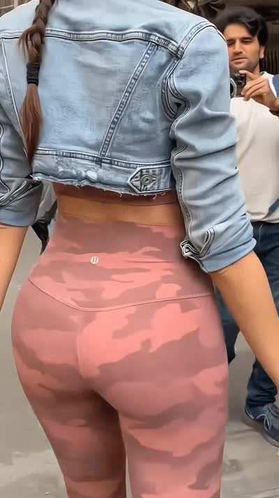 Nora fatehi phat