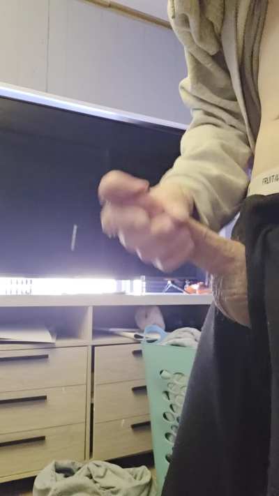 [30] Woke up with morning wood and had to knock it out before work 14 hours here I cum