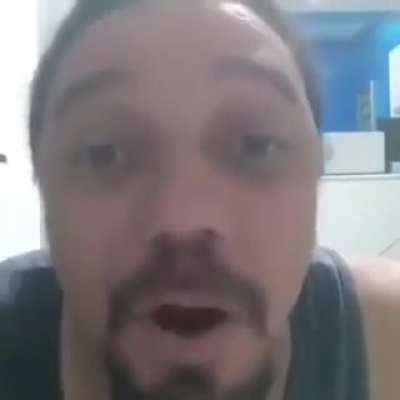 Canta muito 👏