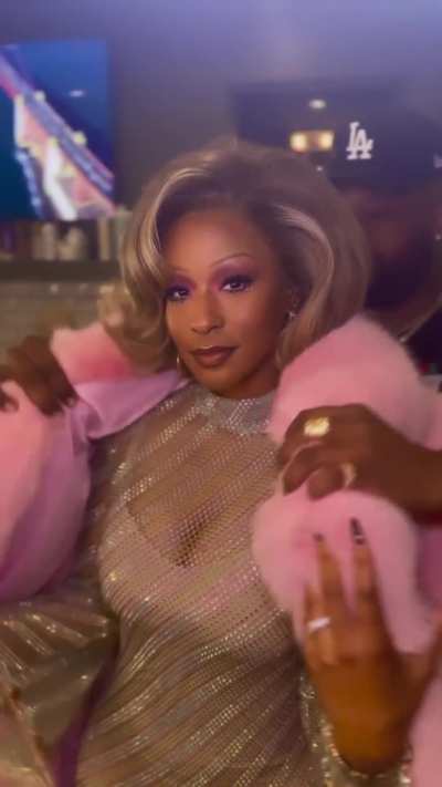 Savannah James