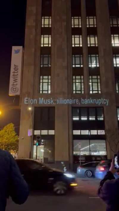 A new projection insulting Elon Musk is currently being outside of Twitter&rsquo;s HQ.