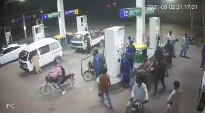 Ducati at PSO Pump ! Is this easy 😤
