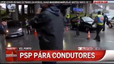 &Eacute; preciso ter coragem para fugir num Fiat Uno.
