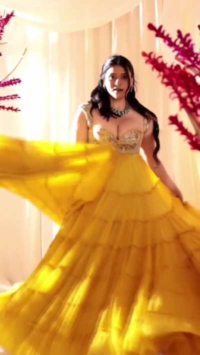 Mannara Chopra 
